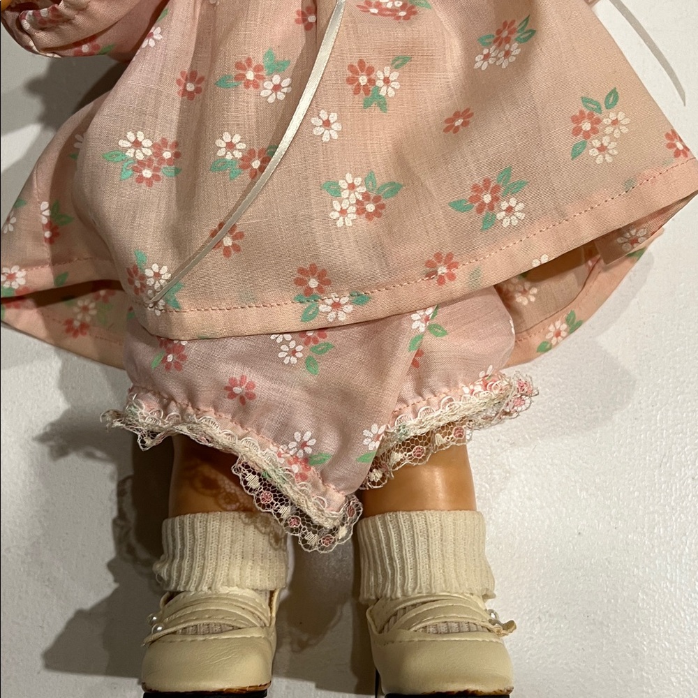 Vintage Cameo Kewpie Doll: 12-inch Vinyl Toy, Posable Arms and legs squeaky toy - Picture 3 of 13